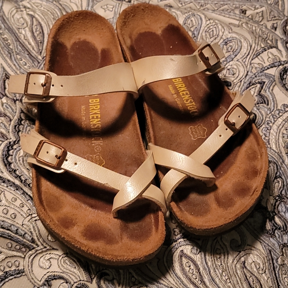 Birkenstocks (cream)